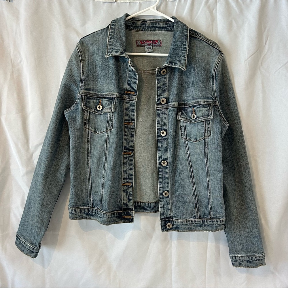 Silver Jean Co. Women’s Light Blue Denim Jacket, size Large